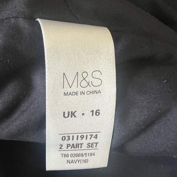 Marks and Spencer’s padded Gilet / vest. UK size 16 US size 12 - Picture 7 of 9